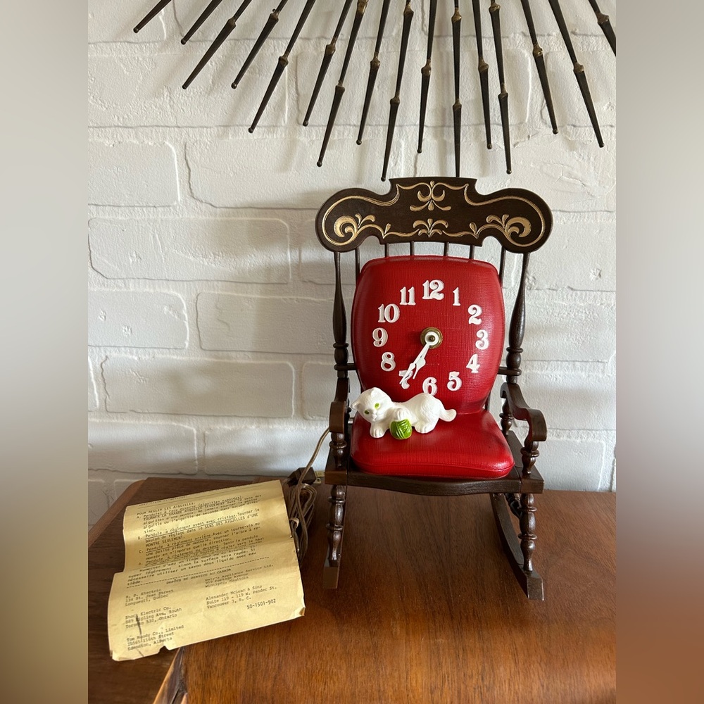 Incroyable Horloge fauteuil à bascule électrique vintage Spartus USA plastique